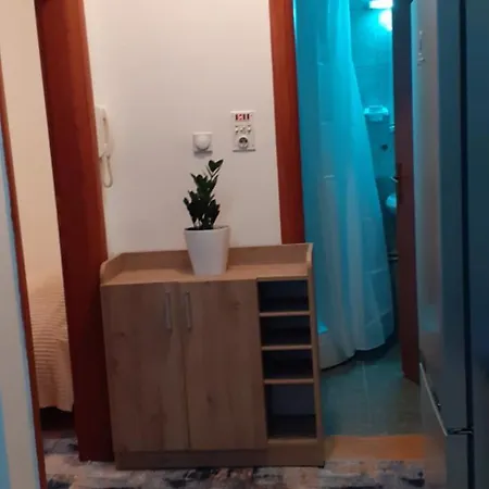 Apartment Centar, Do Katolicka Crkva